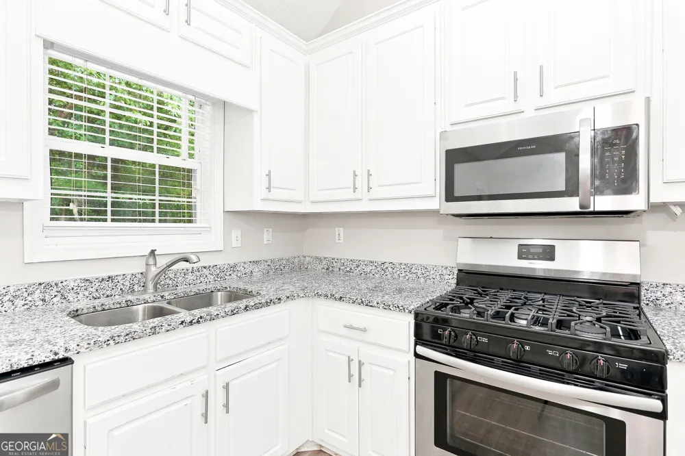 4876 Hunt Club DR Flowery Branch, GA 30542