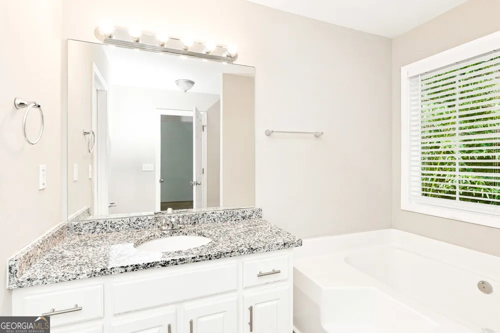 4876 Hunt Club DR Flowery Branch, GA 30542