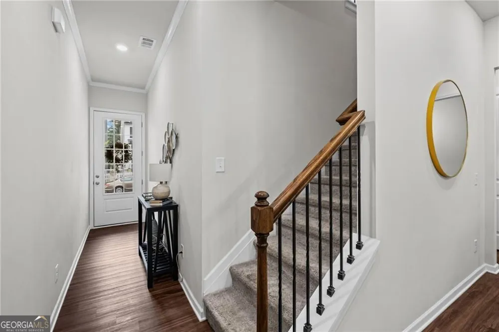 469 Bishop LN Woodstock, GA 30188