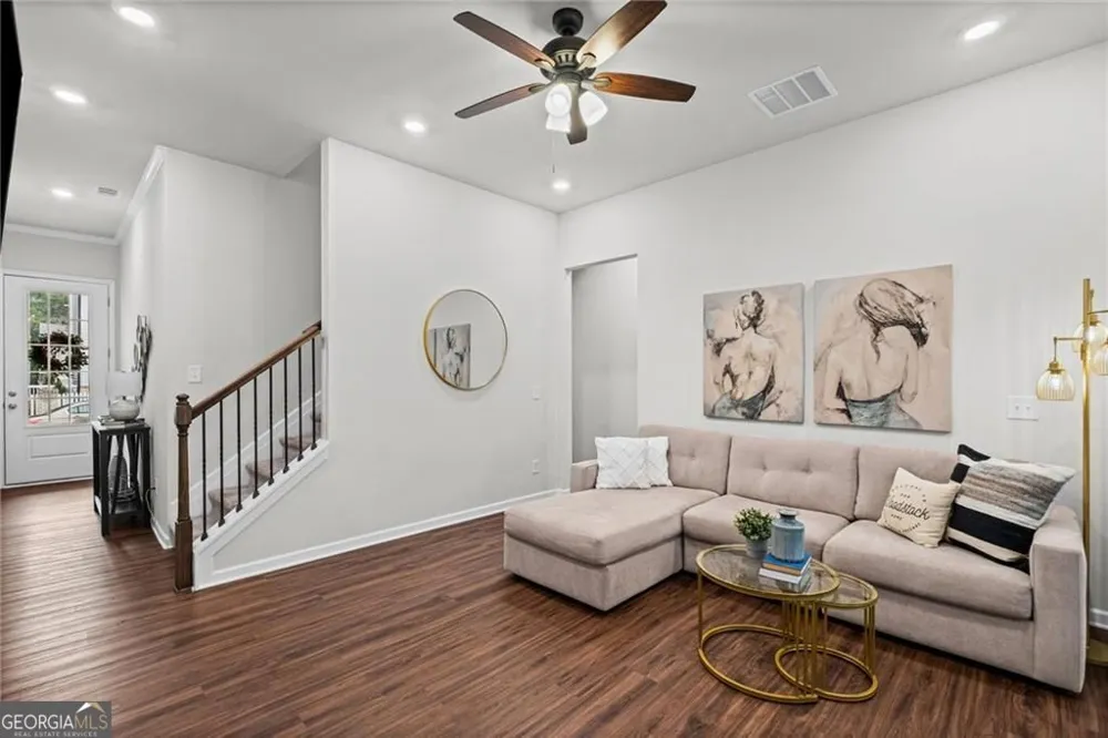 469 Bishop LN Woodstock, GA 30188