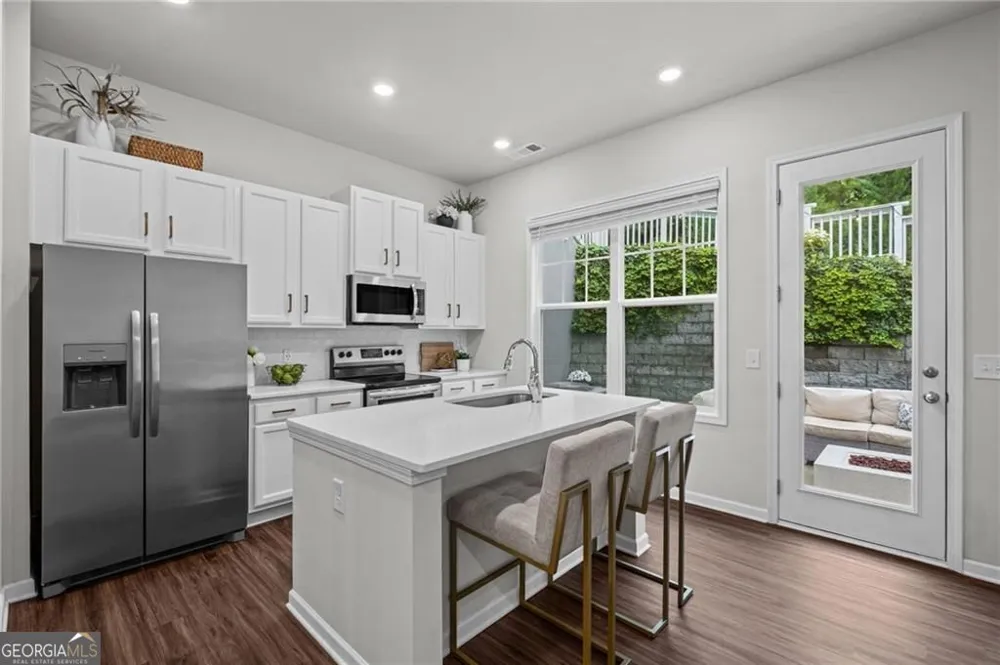 469 Bishop LN Woodstock, GA 30188