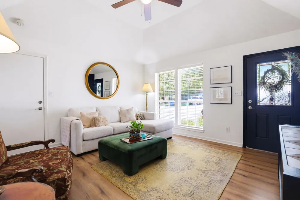 1510 Shadow Walk Lockhart, TX 78644
