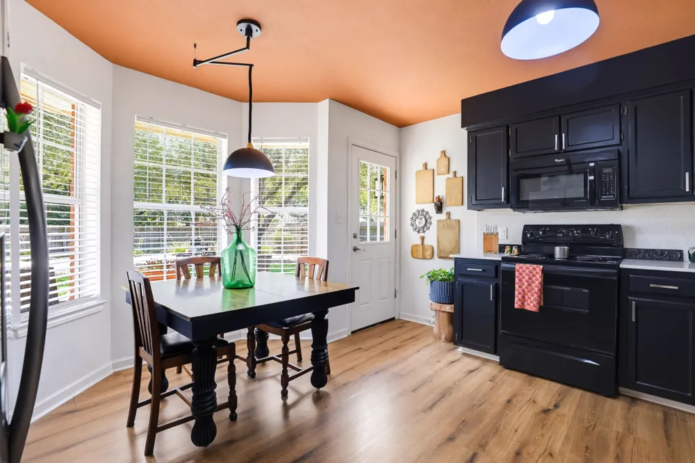 1510 Shadow Walk Lockhart, TX 78644