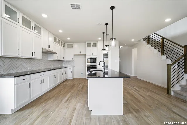 164 Richard Drive Castroville, TX 78009