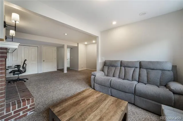 8525 Sassafras Drive Colorado Springs, CO 80920