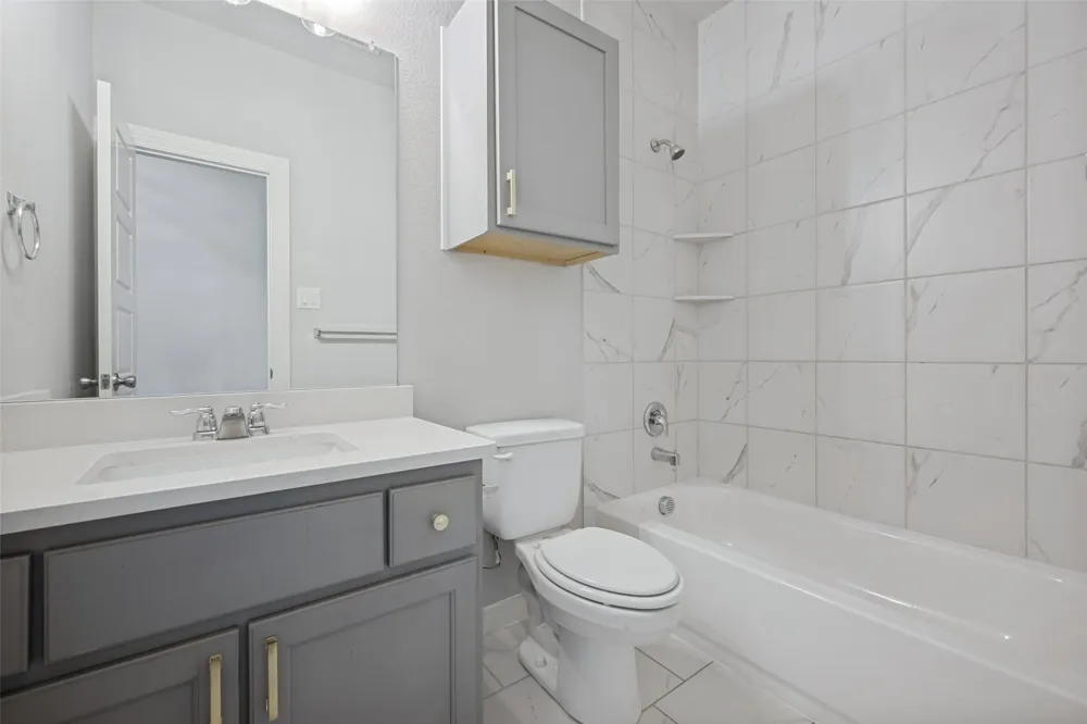 817 Nuthatch Court Argyle, TX 76226