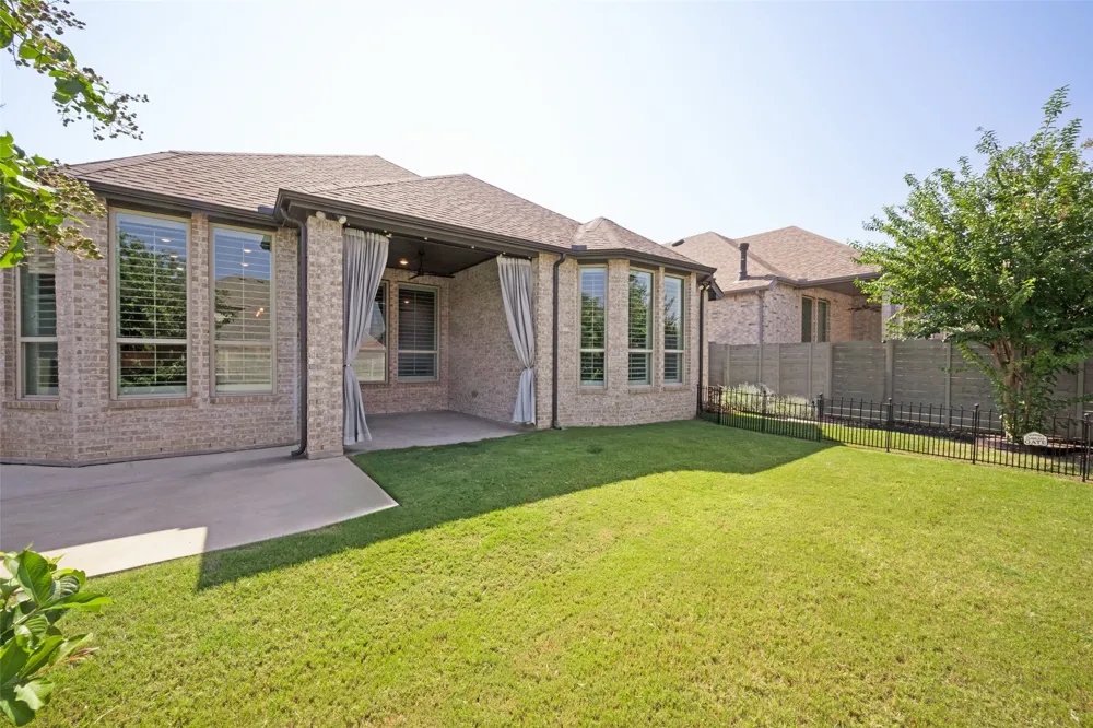 817 Nuthatch Court Argyle, TX 76226