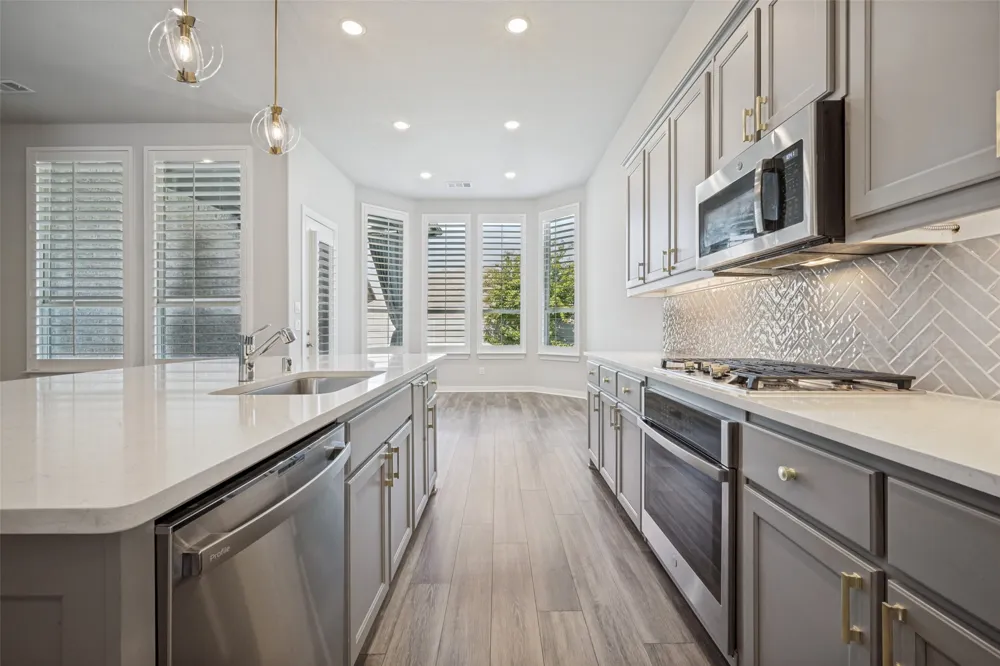 817 Nuthatch Court Argyle, TX 76226