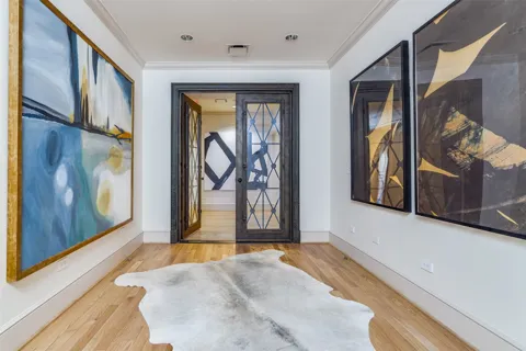 3505 Turtle Creek Boulevard #2A