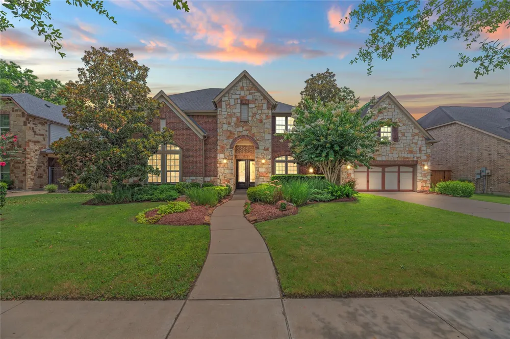 6115 Duke Trail Lane Sugar Land, TX 77479
