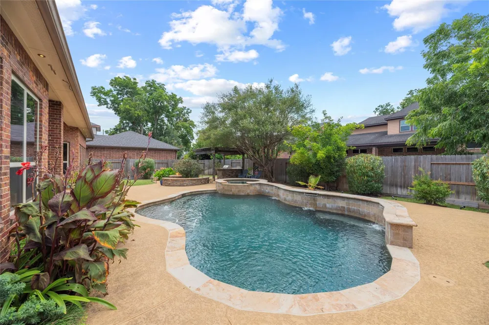 6115 Duke Trail Lane Sugar Land, TX 77479
