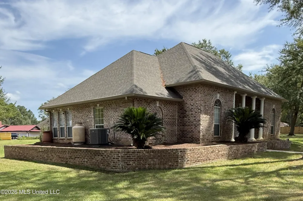 1006 Woods Road Picayune, MS 39466