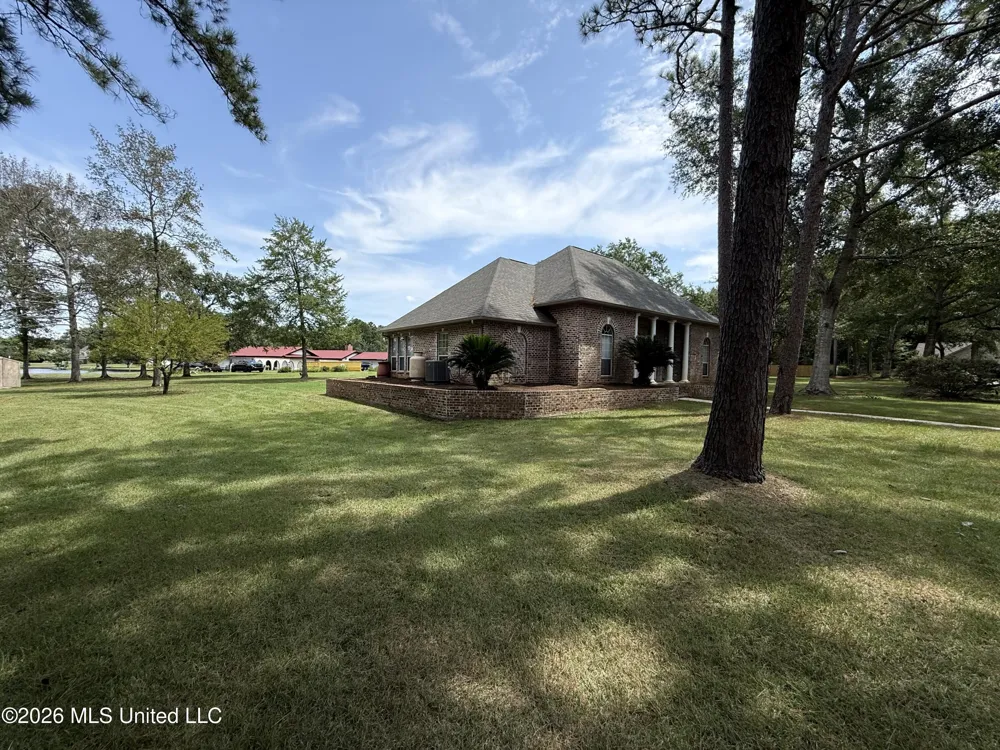1006 Woods Road Picayune, MS 39466