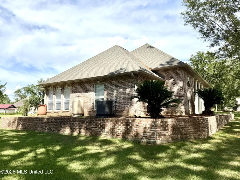 1006 Woods Road Picayune, MS 39466