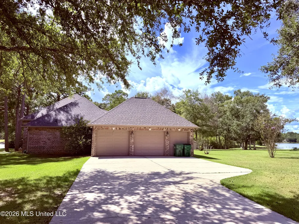 1006 Woods Road Picayune, MS 39466