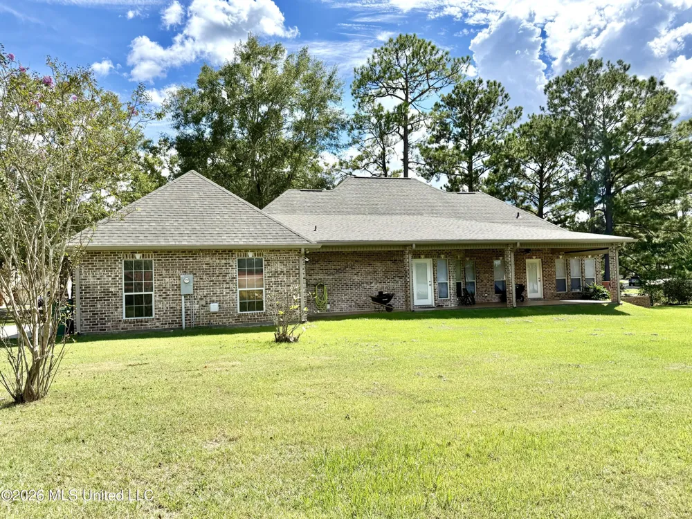 1006 Woods Road Picayune, MS 39466