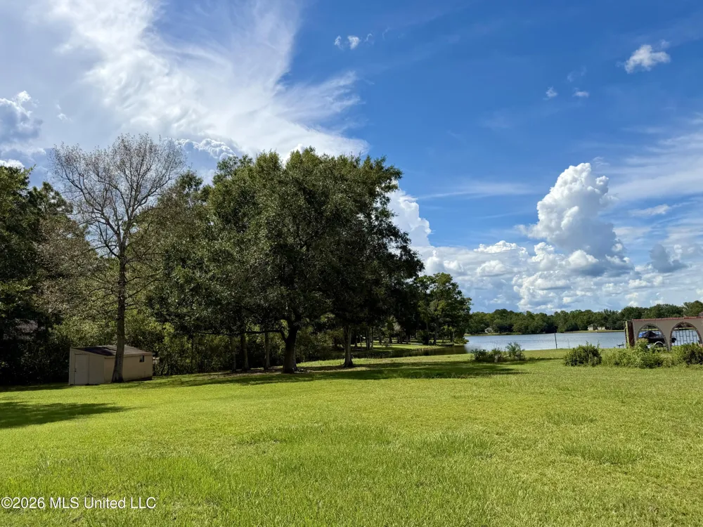 1006 Woods Road Picayune, MS 39466