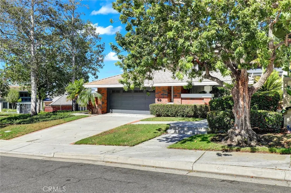 1 Saint Tropez Newport Beach, CA 92660