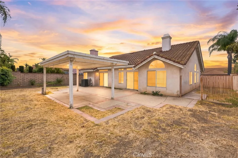 2127 E Bellbrook Covina, CA 91724