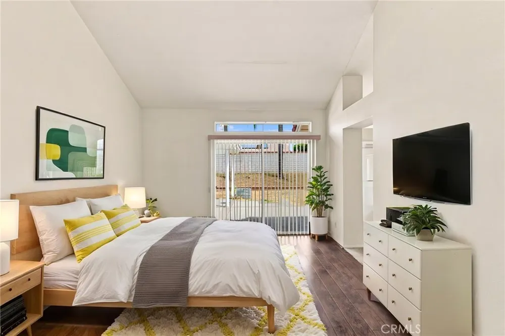 2127 E Bellbrook Covina, CA 91724