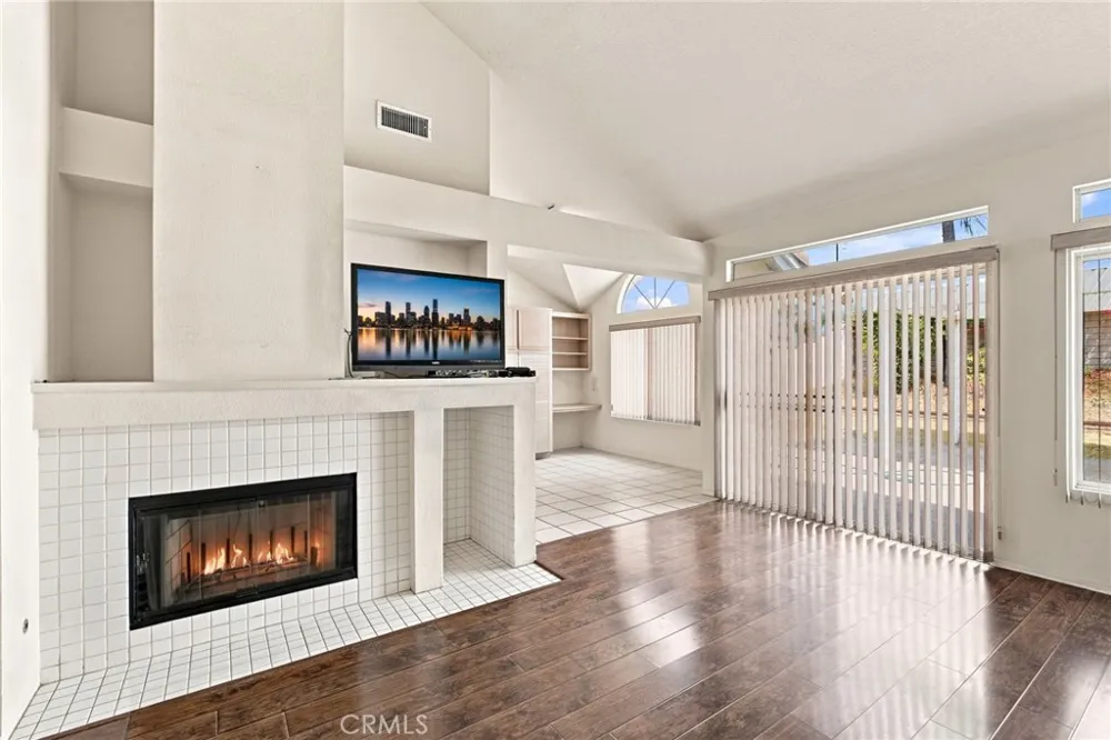 2127 E Bellbrook Covina, CA 91724