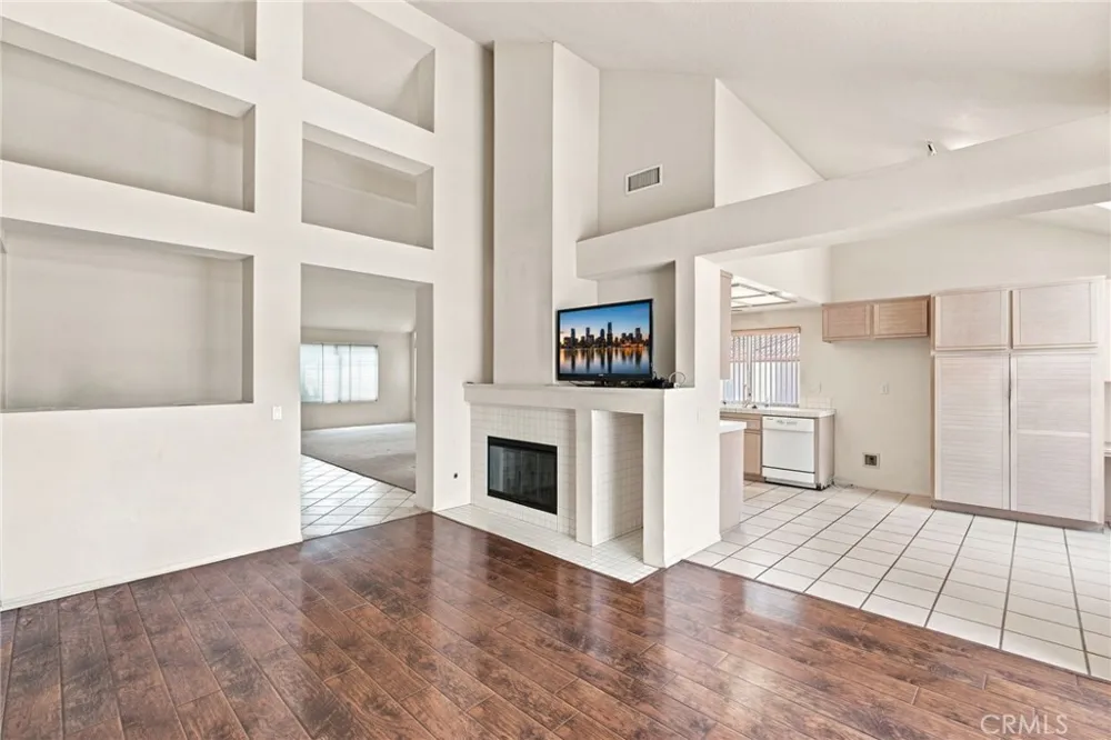 2127 E Bellbrook Covina, CA 91724