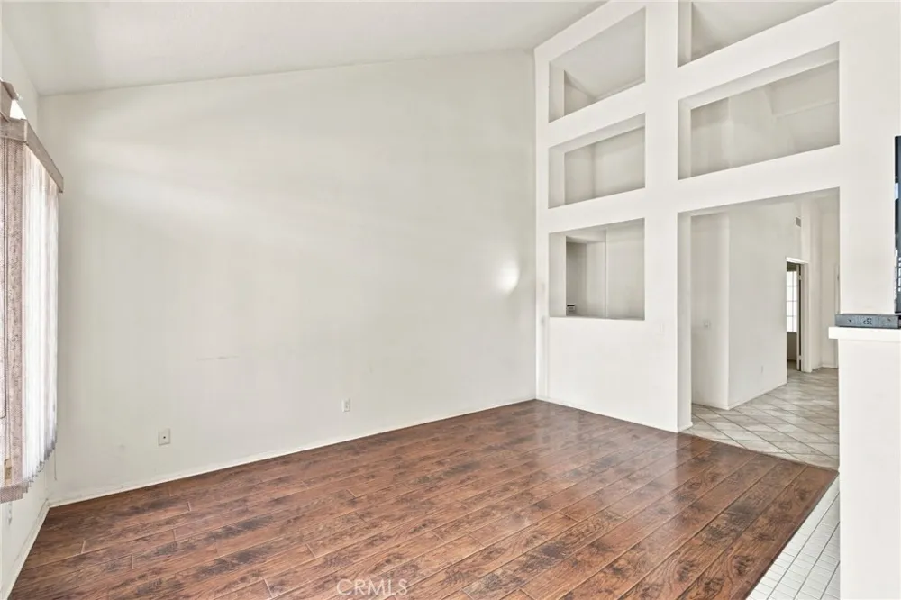 2127 E Bellbrook Covina, CA 91724