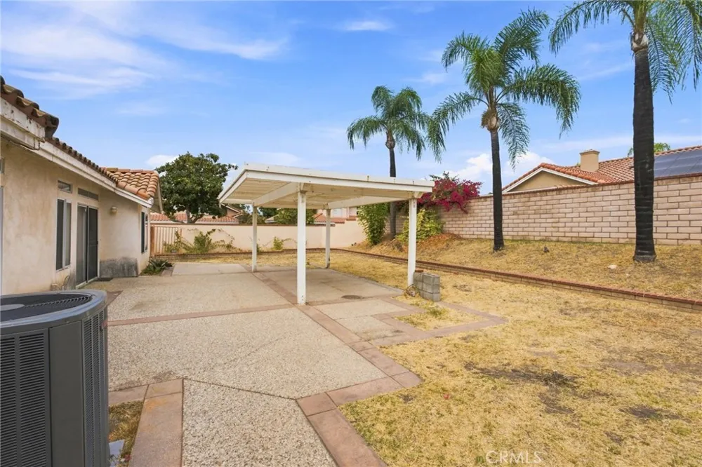 2127 E Bellbrook Covina, CA 91724