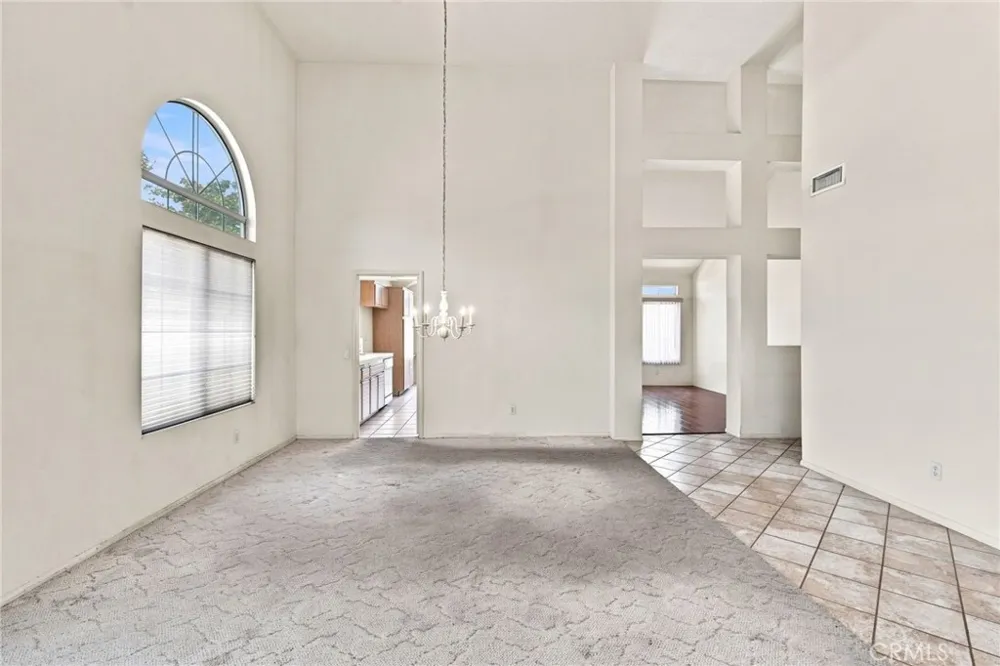 2127 E Bellbrook Covina, CA 91724