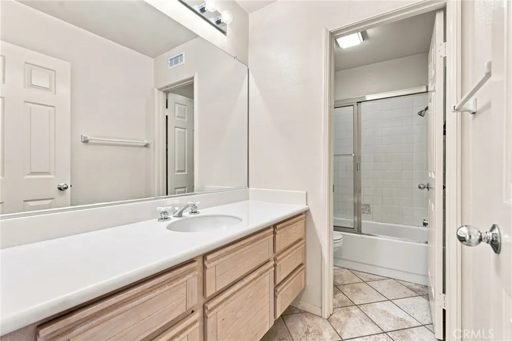 2127 E Bellbrook Covina, CA 91724