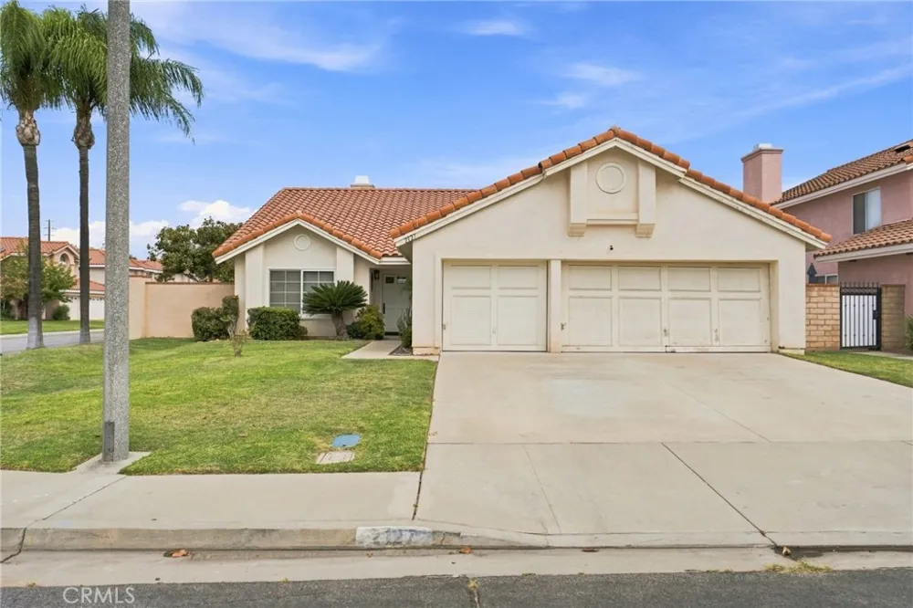 2127 E Bellbrook Covina, CA 91724