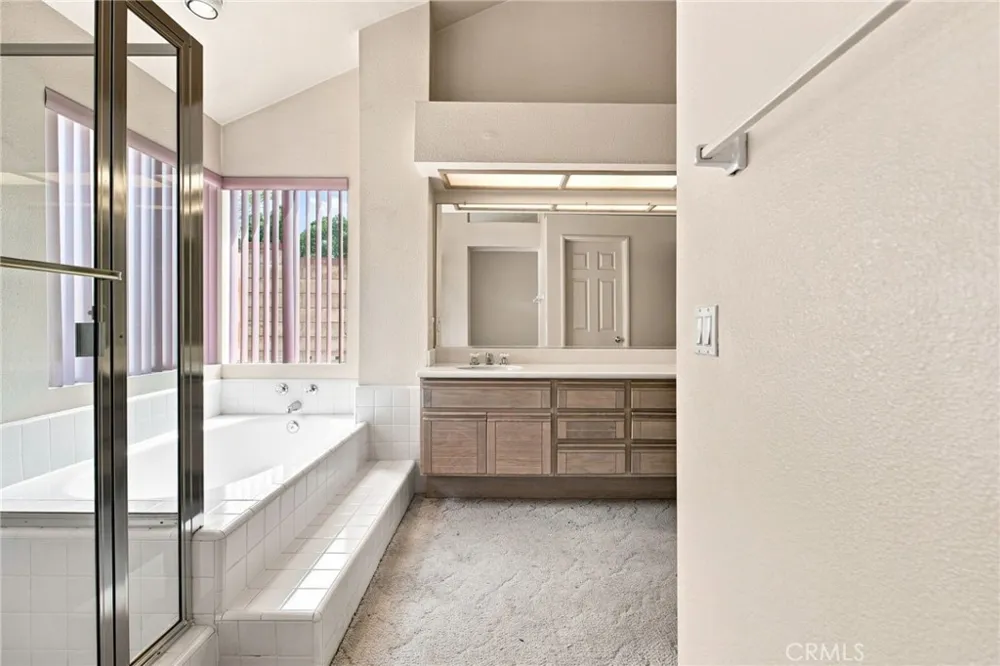 2127 E Bellbrook Covina, CA 91724