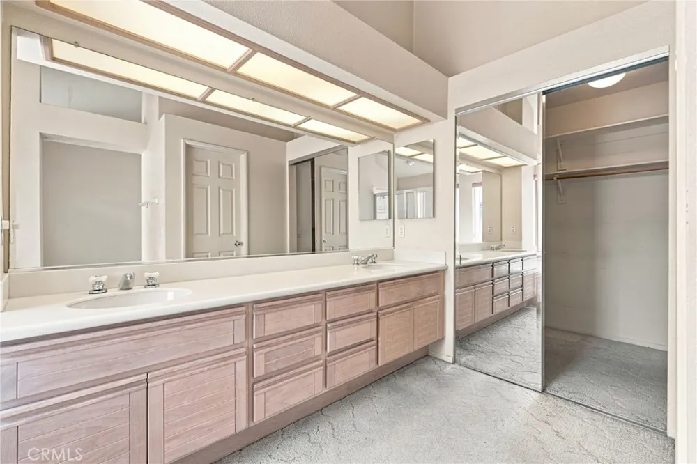 2127 E Bellbrook Covina, CA 91724