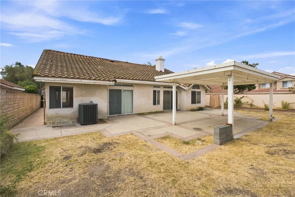 2127 E Bellbrook Covina, CA 91724