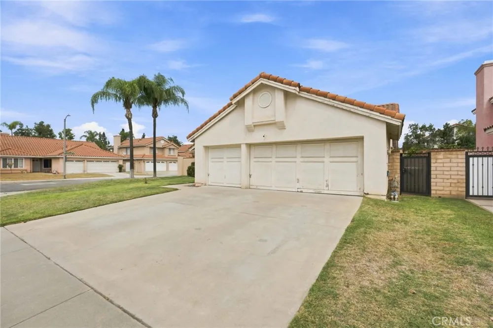 2127 E Bellbrook Covina, CA 91724