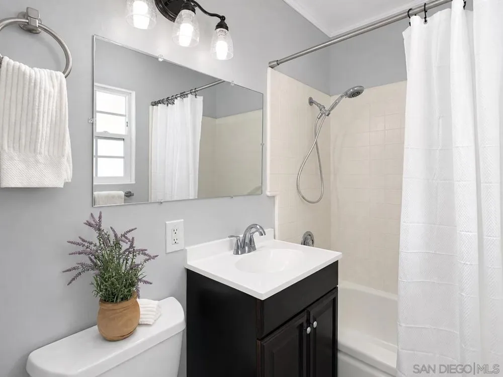 1129 Finch St El Cajon, CA 92020