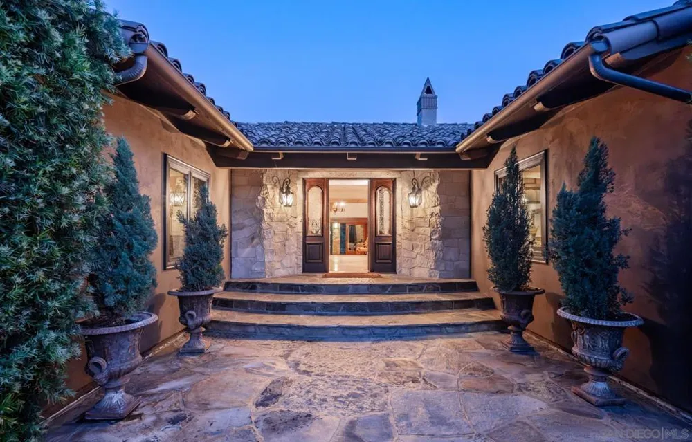 17161 Camino Acampo Rancho Santa Fe, CA 92067