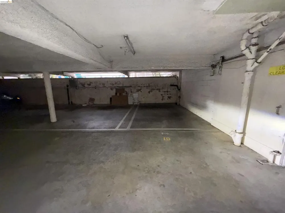 1425 Lakeside Dr #201 Oakland, CA 94612