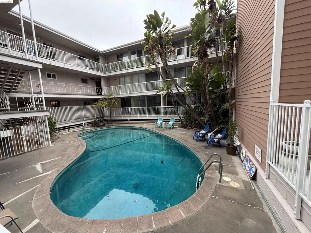 1425 Lakeside Dr #201 Oakland, CA 94612