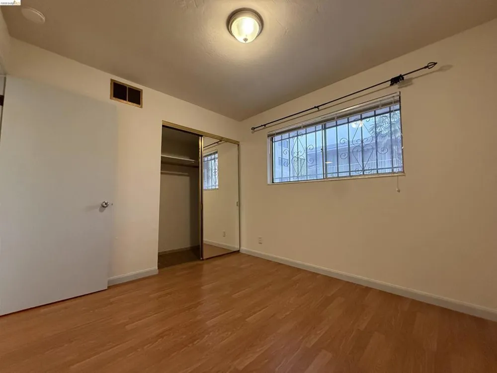 1425 Lakeside Dr #201 Oakland, CA 94612