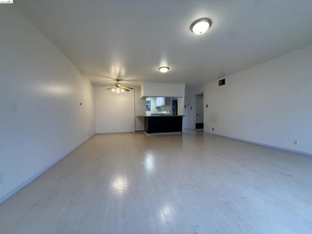 1425 Lakeside Dr #201 Oakland, CA 94612