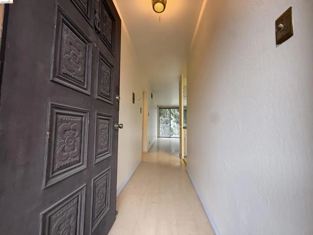 1425 Lakeside Dr #201 Oakland, CA 94612