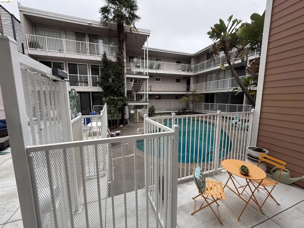 1425 Lakeside Dr #201 Oakland, CA 94612