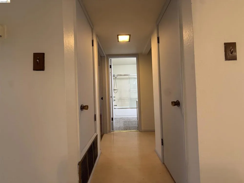 1425 Lakeside Dr #201 Oakland, CA 94612