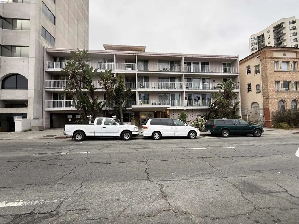 1425 Lakeside Dr #201 Oakland, CA 94612