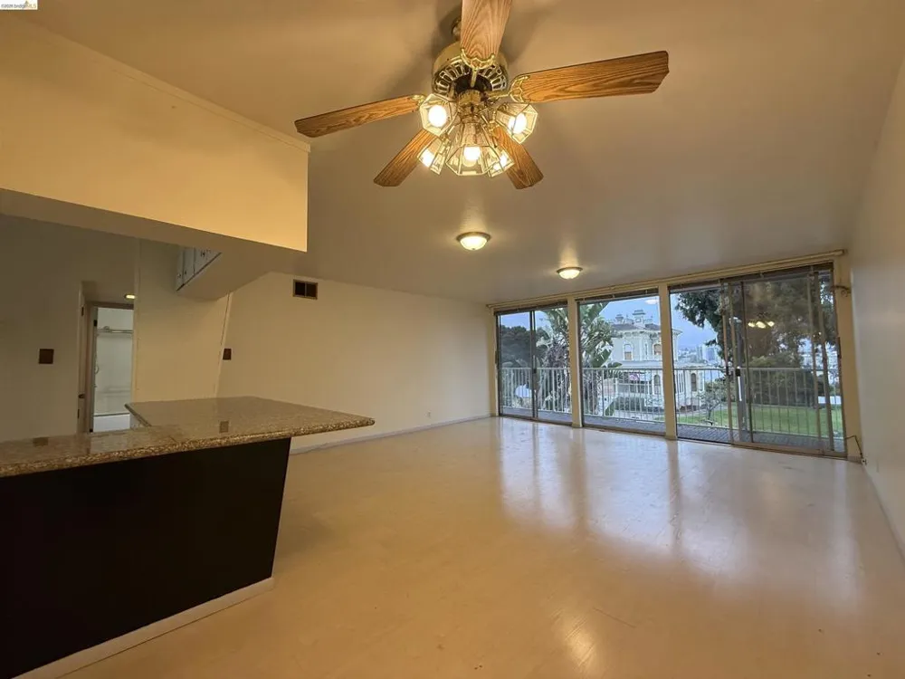 1425 Lakeside Dr #201 Oakland, CA 94612
