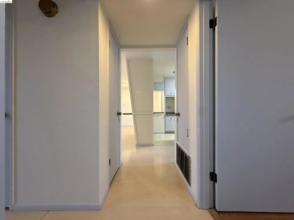 1425 Lakeside Dr #201 Oakland, CA 94612