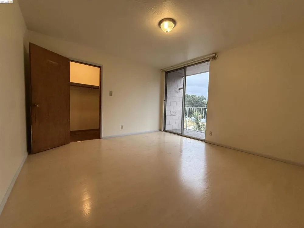 1425 Lakeside Dr #201 Oakland, CA 94612