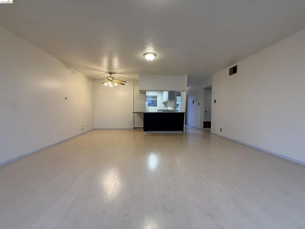 1425 Lakeside Dr #201 Oakland, CA 94612