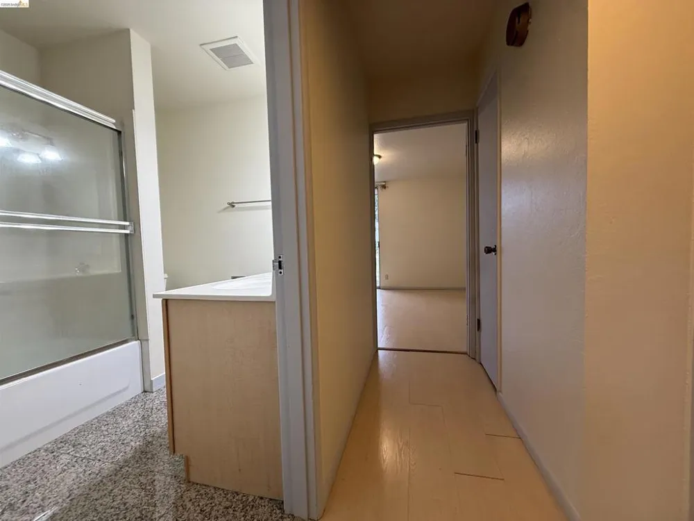 1425 Lakeside Dr #201 Oakland, CA 94612